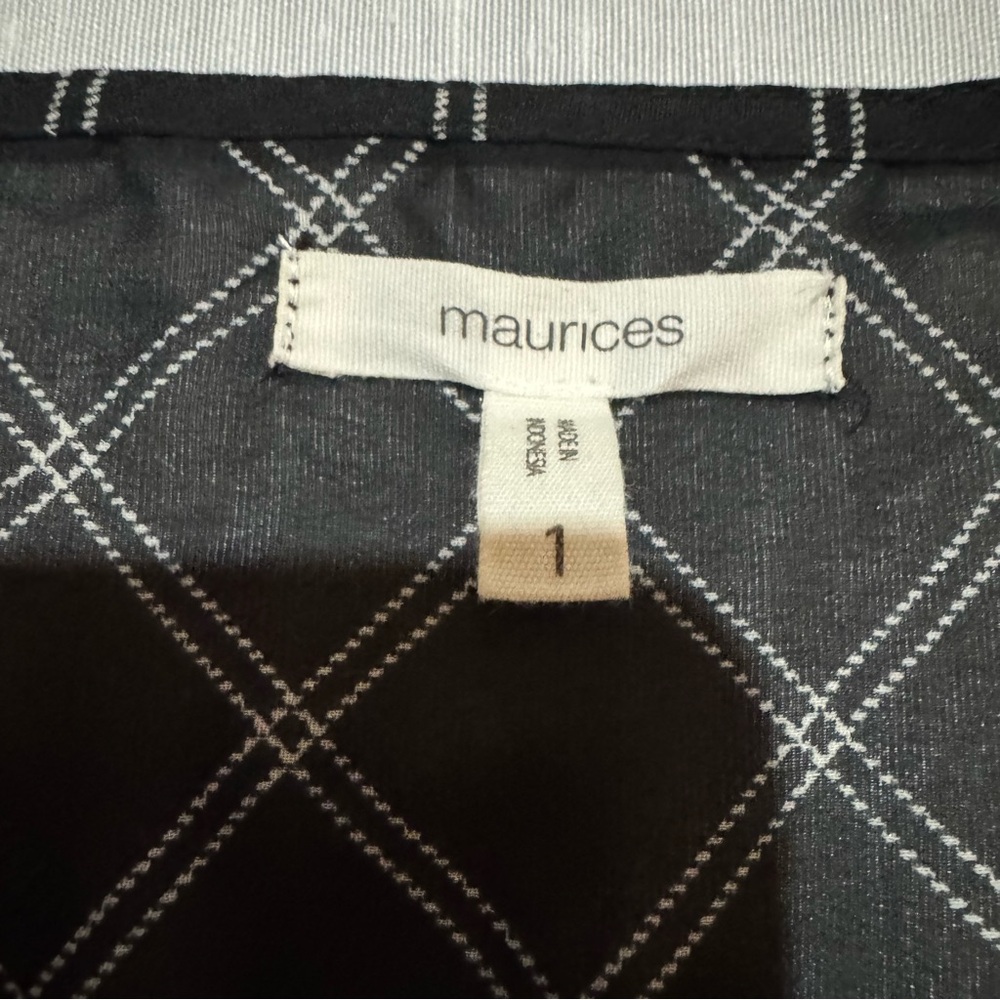 🖤 Maurices Black & White Sheer Blouse (Size 1 / Plus - Picture 2 of 6